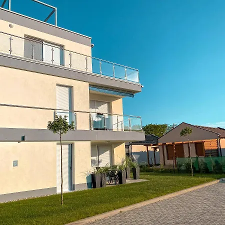Salt Lake Apartman Апартаменты *